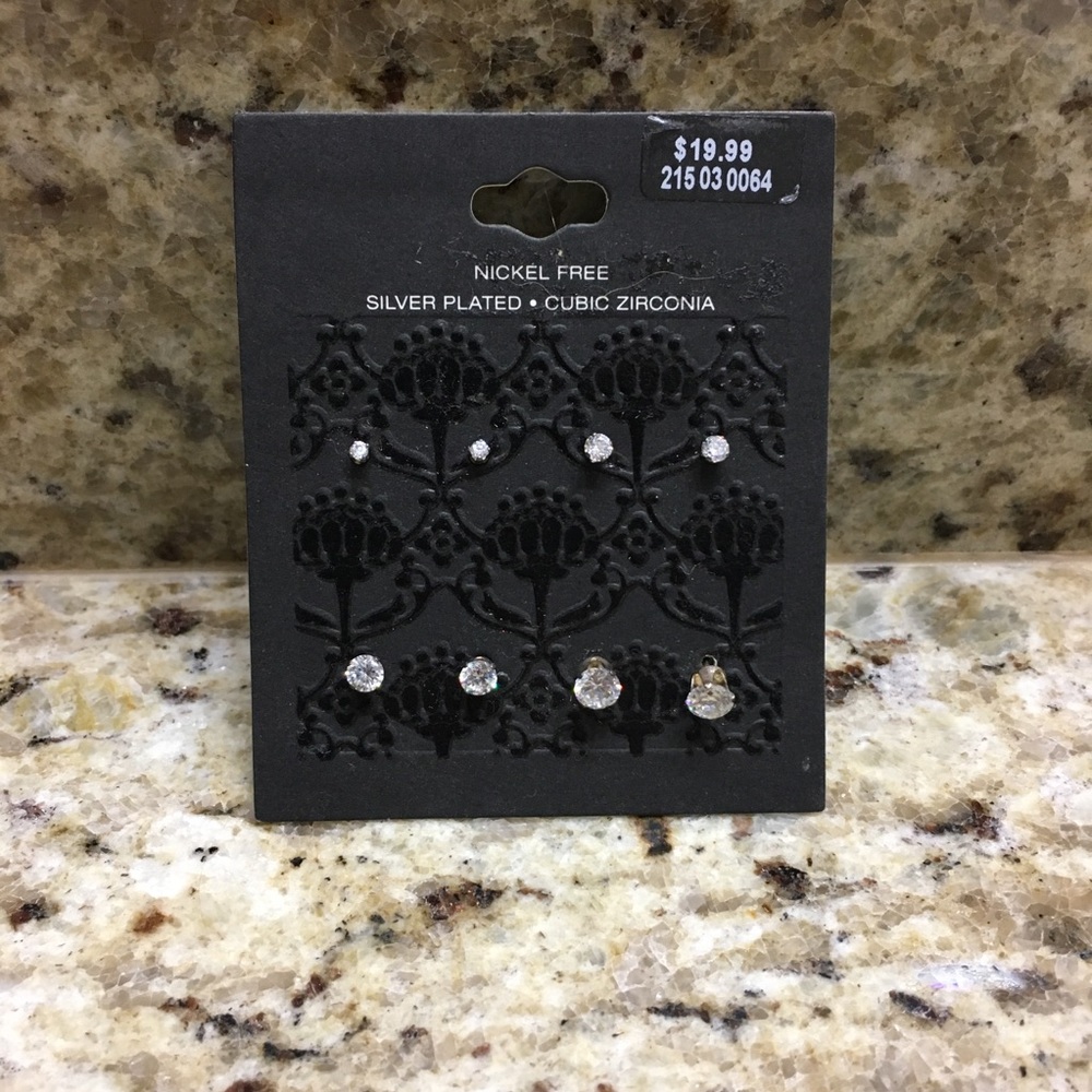 🟢NICKEL FREE FAKE DIAMOND earrings brand new